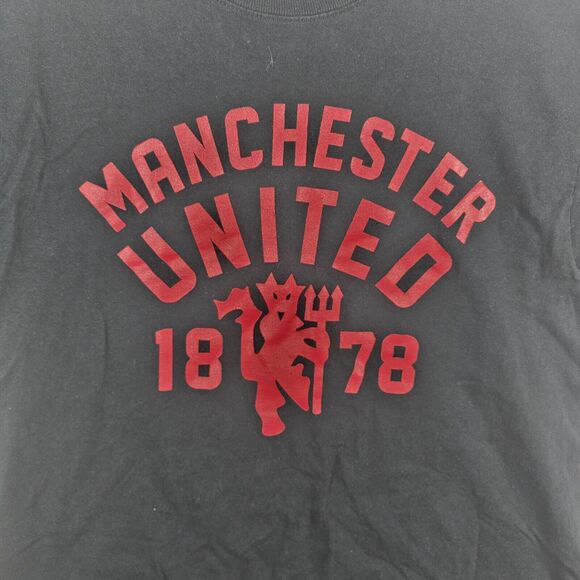 Manchester United Red Devils Men's Black Red Logo T-Shirt Size M - Picture 2 of 8